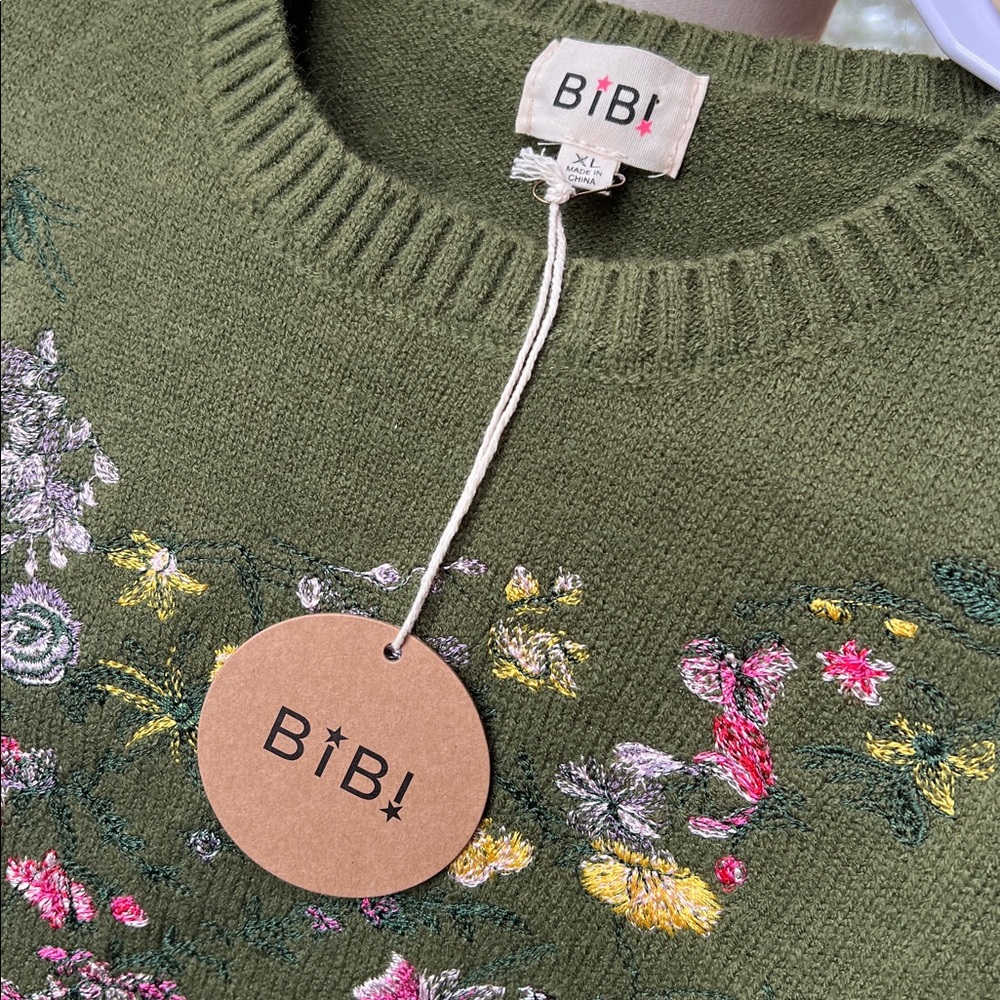 BiBi Olive Floral Embroidered Women’s Sweater NWT - Picture 5 of 5
